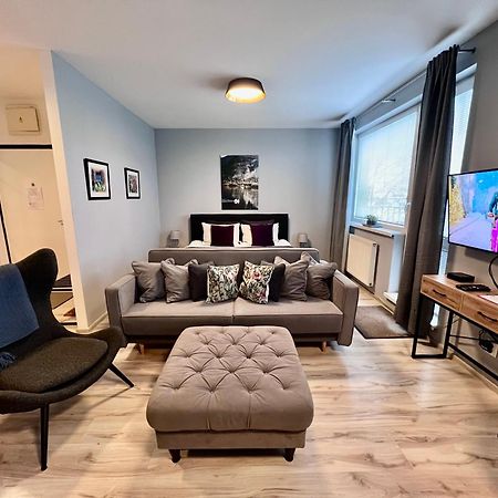 Bl - The Executive Suite, Boru - 24Hr Self Check-In, Free Private Parking, Balcony With Mountain View, 5 Minute Walk To City Center バンスカー・ビストリツァ エクステリア 写真